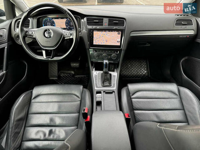 Синий Фольксваген e-Golf, объемом двигателя 0 л и пробегом 100 тыс. км за 14500 $, фото 5 на Automoto.ua