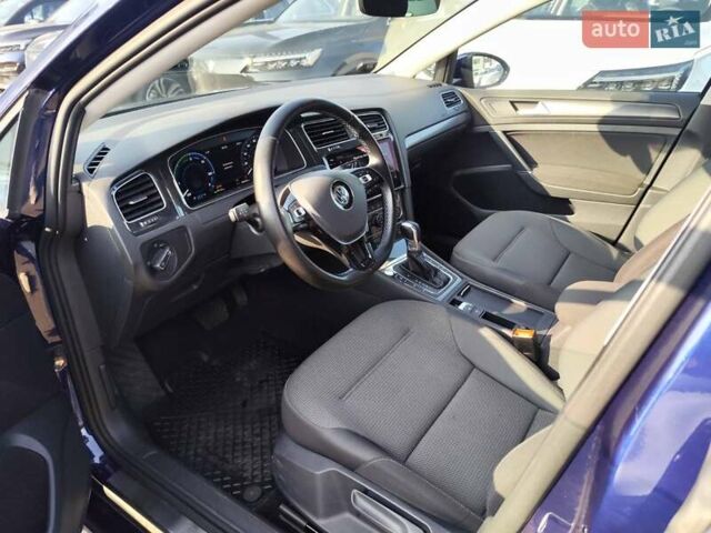 Синий Фольксваген e-Golf, объемом двигателя 0 л и пробегом 104 тыс. км за 14599 $, фото 34 на Automoto.ua