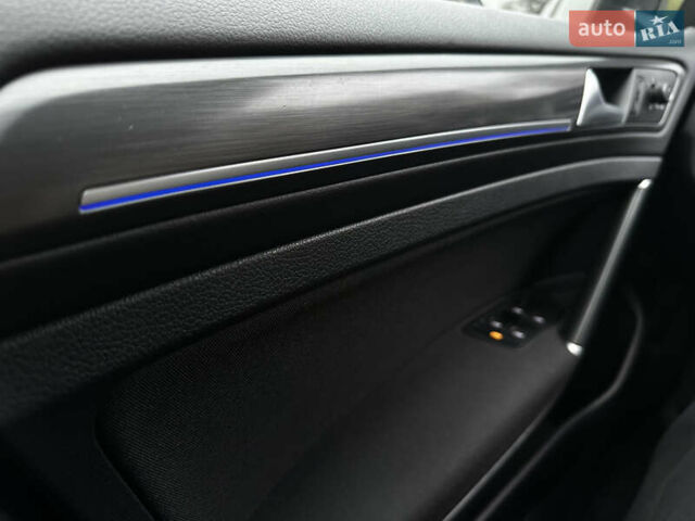 Синий Фольксваген e-Golf, объемом двигателя 0 л и пробегом 138 тыс. км за 12900 $, фото 22 на Automoto.ua