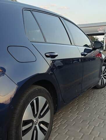 Синий Фольксваген e-Golf, объемом двигателя 0 л и пробегом 150 тыс. км за 13500 $, фото 16 на Automoto.ua