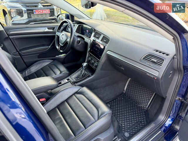 Синий Фольксваген e-Golf, объемом двигателя 0 л и пробегом 119 тыс. км за 14200 $, фото 12 на Automoto.ua
