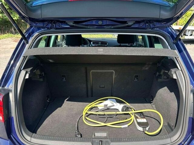Синій Фольксваген e-Golf, об'ємом двигуна 0 л та пробігом 150 тис. км за 13000 $, фото 10 на Automoto.ua