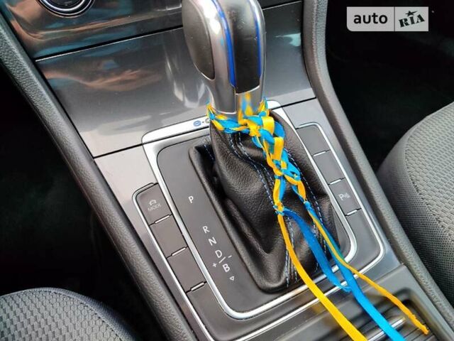 Синій Фольксваген e-Golf, об'ємом двигуна 0 л та пробігом 140 тис. км за 12000 $, фото 25 на Automoto.ua