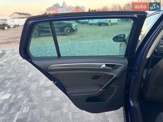 Синий Фольксваген e-Golf, объемом двигателя 0 л и пробегом 91 тыс. км за 12799 $, фото 18 на Automoto.ua