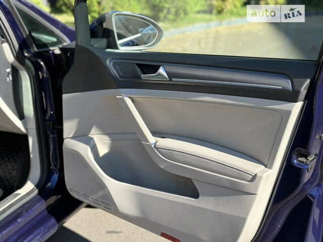 Синій Фольксваген e-Golf, об'ємом двигуна 0 л та пробігом 120 тис. км за 14500 $, фото 12 на Automoto.ua