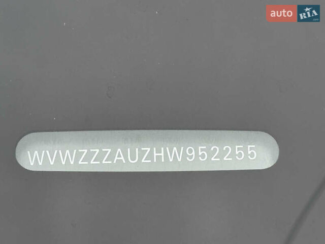 Синий Фольксваген e-Golf, объемом двигателя 0 л и пробегом 100 тыс. км за 14500 $, фото 15 на Automoto.ua