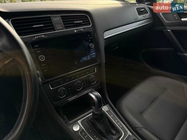 Синій Фольксваген e-Golf, об'ємом двигуна 0 л та пробігом 88 тис. км за 11500 $, фото 7 на Automoto.ua