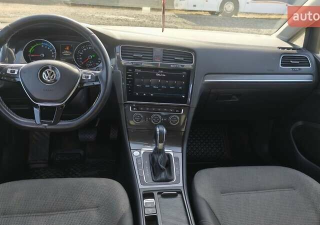 Синий Фольксваген e-Golf, объемом двигателя 0 л и пробегом 176 тыс. км за 10900 $, фото 3 на Automoto.ua