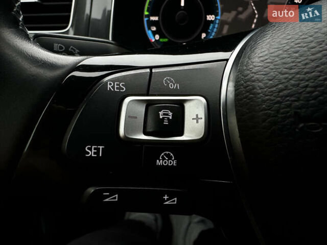 Синий Фольксваген e-Golf, объемом двигателя 0 л и пробегом 138 тыс. км за 12900 $, фото 19 на Automoto.ua