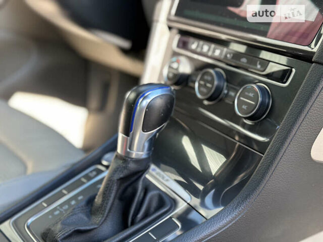 Синій Фольксваген e-Golf, об'ємом двигуна 0 л та пробігом 120 тис. км за 14500 $, фото 16 на Automoto.ua