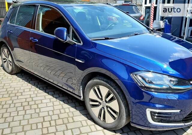 Синий Фольксваген e-Golf, объемом двигателя 0 л и пробегом 80 тыс. км за 19400 $, фото 58 на Automoto.ua