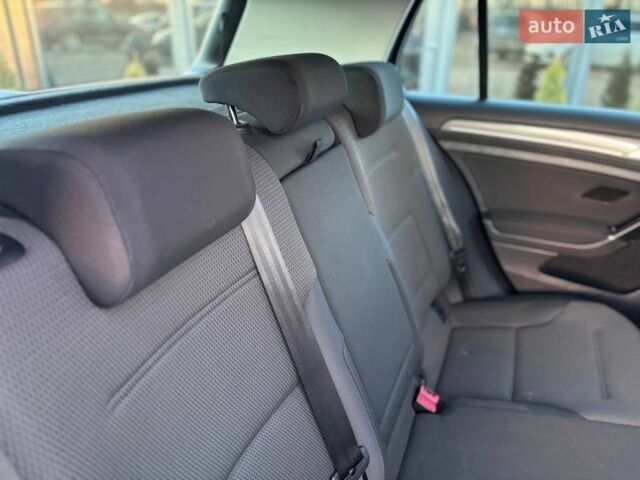 Синий Фольксваген e-Golf, объемом двигателя 0 л и пробегом 91 тыс. км за 12799 $, фото 31 на Automoto.ua