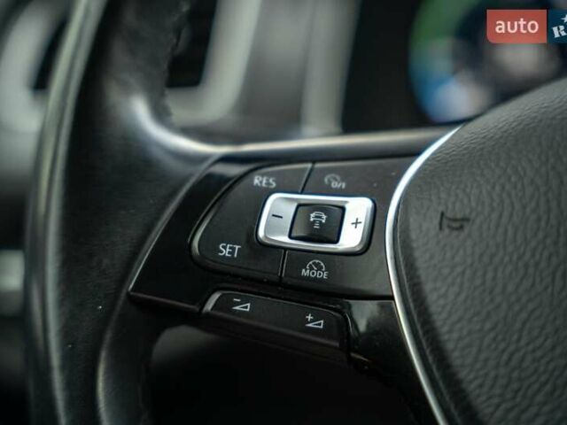 Синий Фольксваген e-Golf, объемом двигателя 0 л и пробегом 110 тыс. км за 15300 $, фото 32 на Automoto.ua