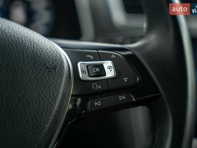 Синий Фольксваген e-Golf, объемом двигателя 0 л и пробегом 110 тыс. км за 15300 $, фото 33 на Automoto.ua