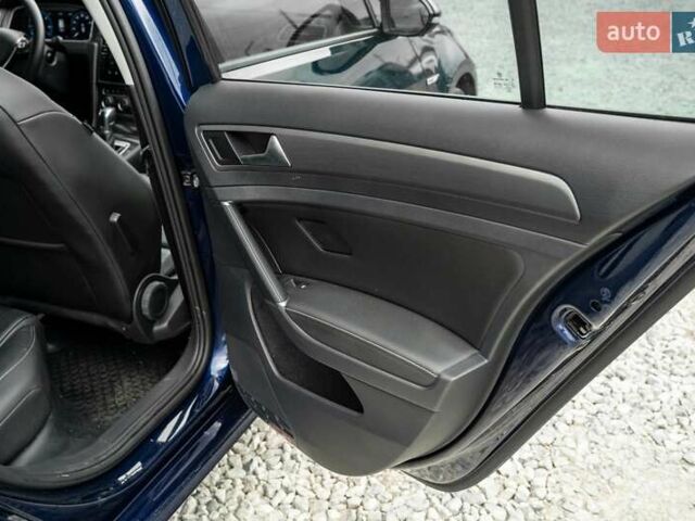 Синий Фольксваген e-Golf, объемом двигателя 0 л и пробегом 110 тыс. км за 15300 $, фото 47 на Automoto.ua