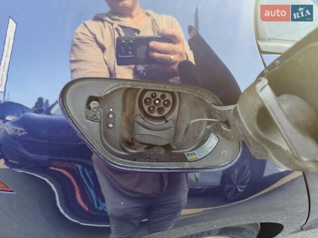 Синий Фольксваген e-Golf, объемом двигателя 0 л и пробегом 104 тыс. км за 14599 $, фото 37 на Automoto.ua