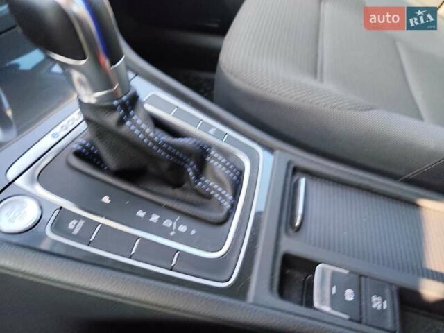 Синий Фольксваген e-Golf, объемом двигателя 0 л и пробегом 104 тыс. км за 14599 $, фото 32 на Automoto.ua