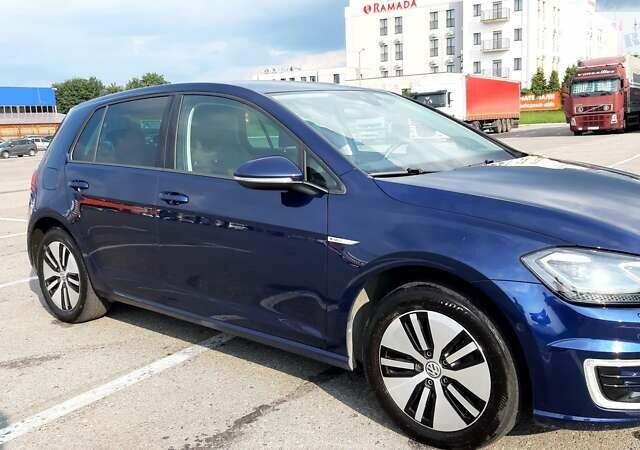 Синий Фольксваген e-Golf, объемом двигателя 0 л и пробегом 80 тыс. км за 19400 $, фото 23 на Automoto.ua