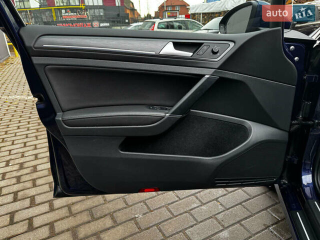 Синий Фольксваген e-Golf, объемом двигателя 0 л и пробегом 100 тыс. км за 14500 $, фото 24 на Automoto.ua