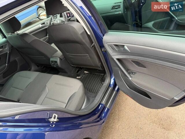 Синий Фольксваген e-Golf, объемом двигателя 0 л и пробегом 103 тыс. км за 12700 $, фото 16 на Automoto.ua