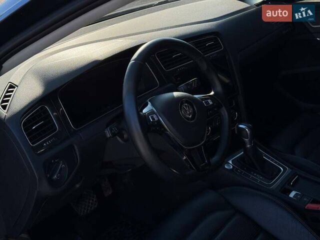 Синий Фольксваген e-Golf, объемом двигателя 0 л и пробегом 134 тыс. км за 13500 $, фото 17 на Automoto.ua