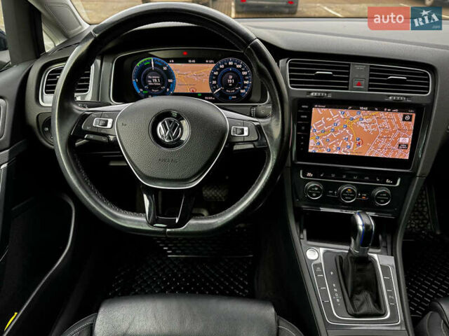 Синий Фольксваген e-Golf, объемом двигателя 0 л и пробегом 100 тыс. км за 14500 $, фото 4 на Automoto.ua