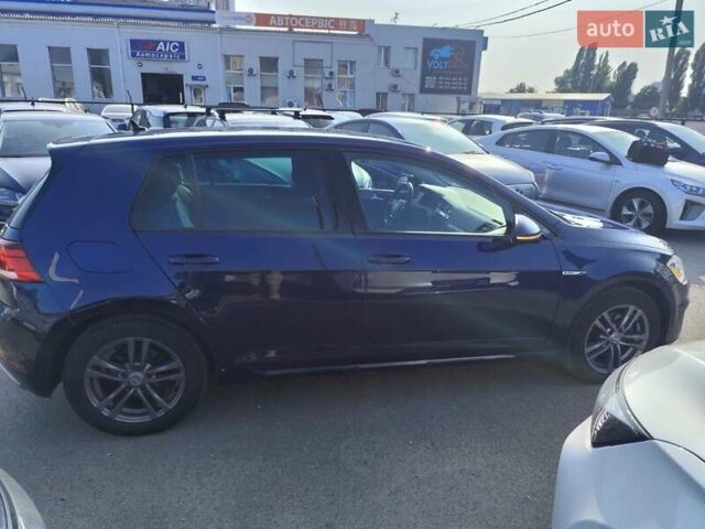 Синий Фольксваген e-Golf, объемом двигателя 0 л и пробегом 104 тыс. км за 14599 $, фото 9 на Automoto.ua