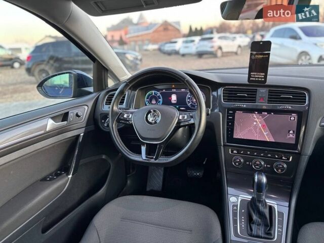 Синий Фольксваген e-Golf, объемом двигателя 0 л и пробегом 91 тыс. км за 12799 $, фото 22 на Automoto.ua