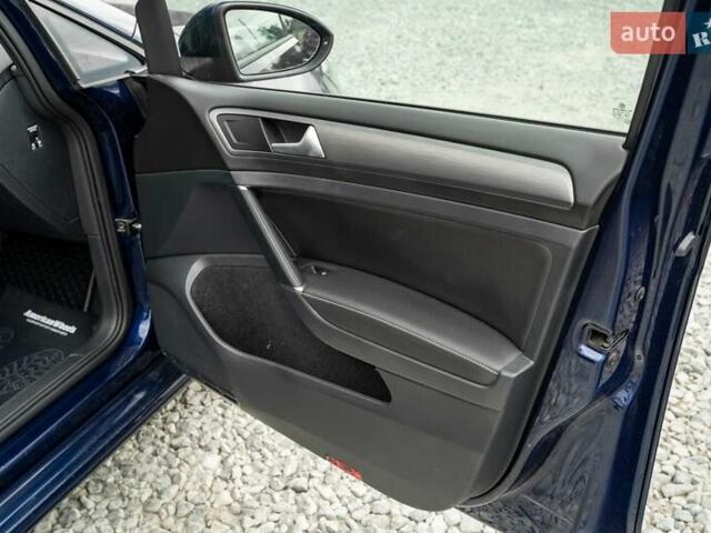 Синий Фольксваген e-Golf, объемом двигателя 0 л и пробегом 110 тыс. км за 15300 $, фото 45 на Automoto.ua