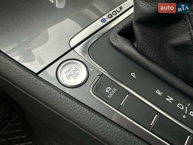 Синий Фольксваген e-Golf, объемом двигателя 0 л и пробегом 70 тыс. км за 12700 $, фото 24 на Automoto.ua