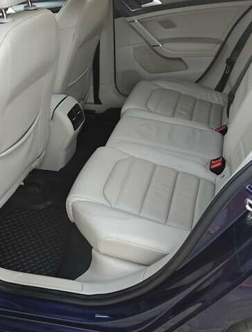 Синий Фольксваген e-Golf, объемом двигателя 0 л и пробегом 150 тыс. км за 13500 $, фото 13 на Automoto.ua