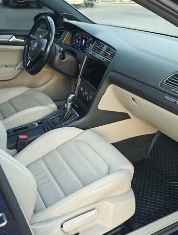 Синий Фольксваген e-Golf, объемом двигателя 0 л и пробегом 150 тыс. км за 13500 $, фото 9 на Automoto.ua