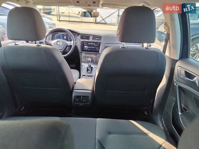 Синий Фольксваген e-Golf, объемом двигателя 0 л и пробегом 104 тыс. км за 14599 $, фото 35 на Automoto.ua