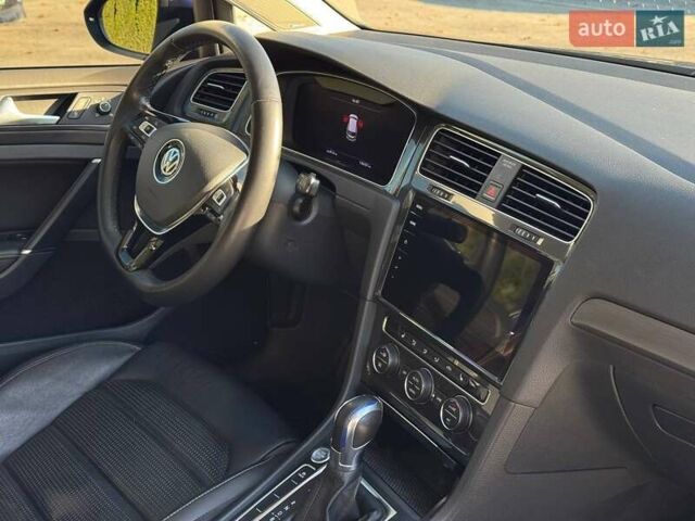 Синий Фольксваген e-Golf, объемом двигателя 0 л и пробегом 134 тыс. км за 13500 $, фото 31 на Automoto.ua