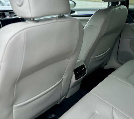 Синій Фольксваген e-Golf, об'ємом двигуна 0 л та пробігом 112 тис. км за 14000 $, фото 12 на Automoto.ua