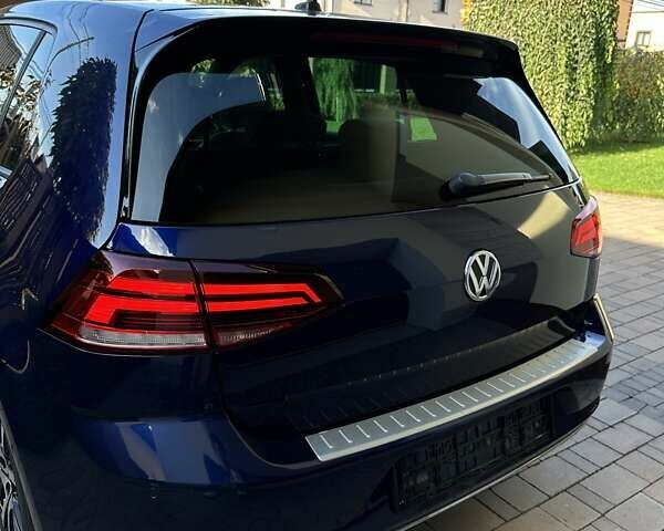 Синий Фольксваген e-Golf, объемом двигателя 0 л и пробегом 90 тыс. км за 13900 $, фото 19 на Automoto.ua