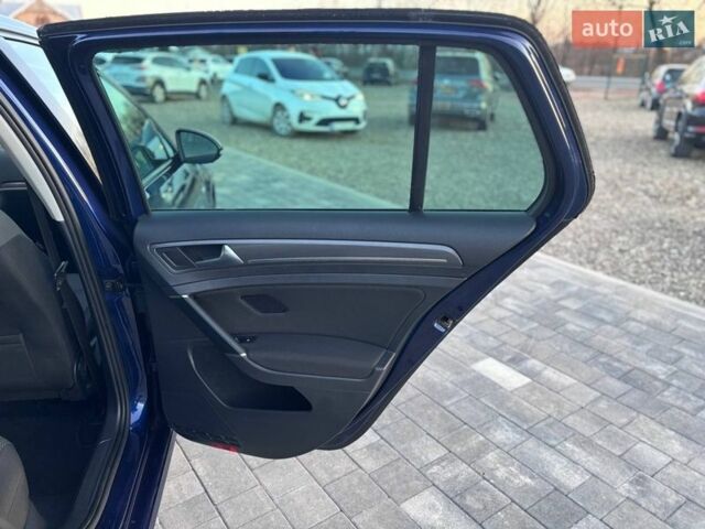 Синий Фольксваген e-Golf, объемом двигателя 0 л и пробегом 91 тыс. км за 12799 $, фото 29 на Automoto.ua