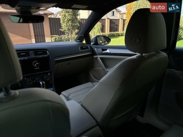 Синий Фольксваген e-Golf, объемом двигателя 0 л и пробегом 90 тыс. км за 13900 $, фото 15 на Automoto.ua