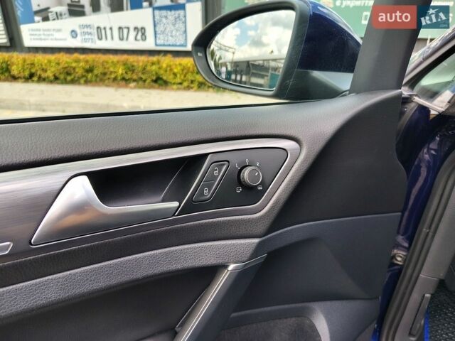 Синий Фольксваген e-Golf, объемом двигателя 0 л и пробегом 146 тыс. км за 13800 $, фото 9 на Automoto.ua