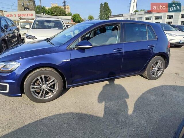 Синий Фольксваген e-Golf, объемом двигателя 0 л и пробегом 104 тыс. км за 14599 $, фото 2 на Automoto.ua