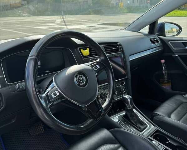 Синий Фольксваген e-Golf, объемом двигателя 0 л и пробегом 139 тыс. км за 12500 $, фото 7 на Automoto.ua