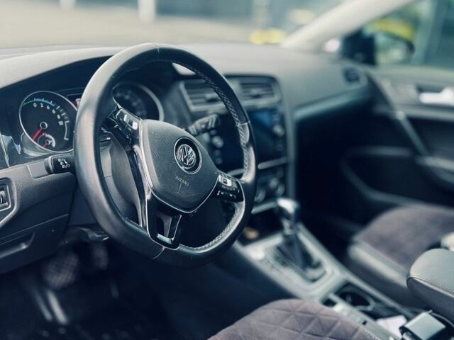 Синій Фольксваген e-Golf, об'ємом двигуна 0 л та пробігом 97 тис. км за 11499 $, фото 4 на Automoto.ua