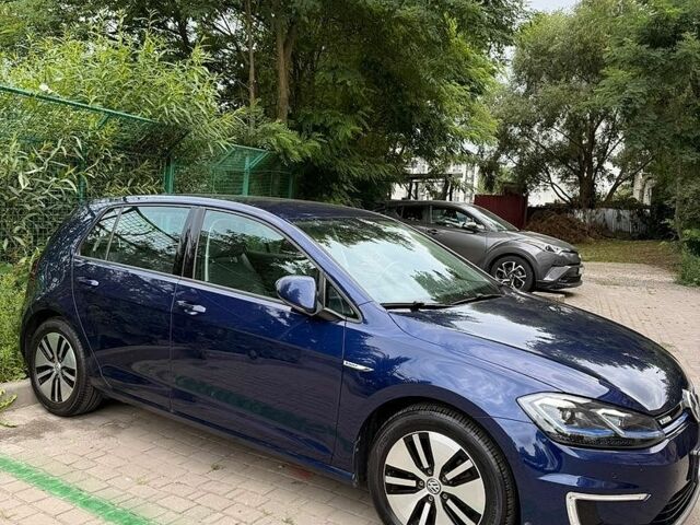 Синий Фольксваген e-Golf, объемом двигателя 0 л и пробегом 136 тыс. км за 14000 $, фото 1 на Automoto.ua