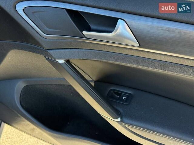 Синий Фольксваген e-Golf, объемом двигателя 0 л и пробегом 134 тыс. км за 13500 $, фото 28 на Automoto.ua