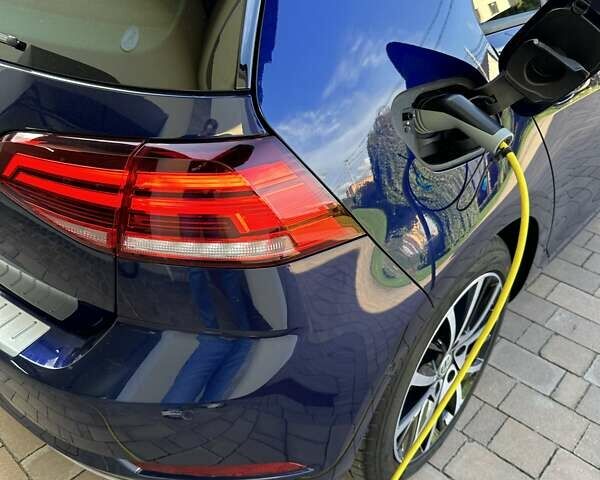Синий Фольксваген e-Golf, объемом двигателя 0 л и пробегом 90 тыс. км за 13900 $, фото 24 на Automoto.ua