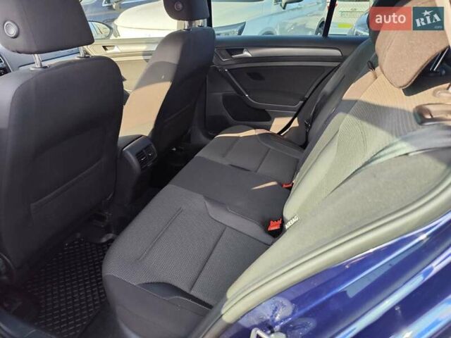 Синий Фольксваген e-Golf, объемом двигателя 0 л и пробегом 104 тыс. км за 14599 $, фото 33 на Automoto.ua