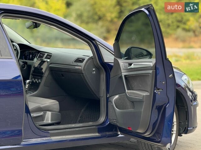 Синий Фольксваген e-Golf, объемом двигателя 0 л и пробегом 124 тыс. км за 13999 $, фото 22 на Automoto.ua