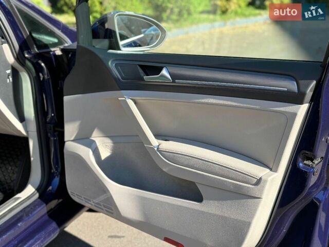 Синій Фольксваген e-Golf, об'ємом двигуна 0 л та пробігом 124 тис. км за 14999 $, фото 12 на Automoto.ua