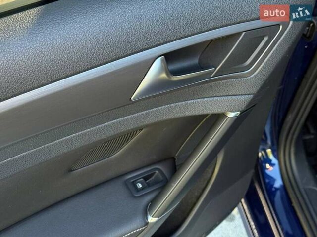 Синий Фольксваген e-Golf, объемом двигателя 0 л и пробегом 134 тыс. км за 13500 $, фото 26 на Automoto.ua