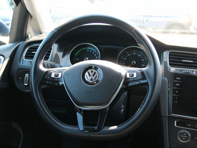 Синий Фольксваген e-Golf, объемом двигателя 0 л и пробегом 153 тыс. км за 12600 $, фото 13 на Automoto.ua